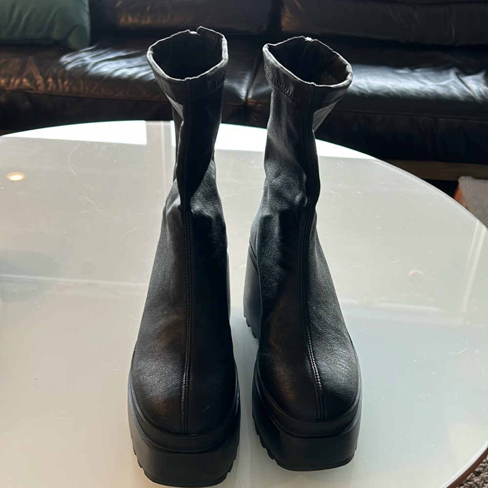 Vic Matie Platform Boots